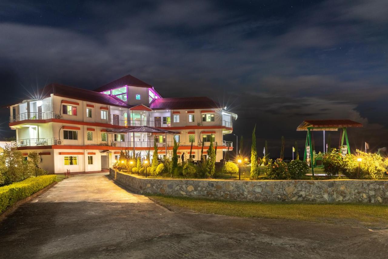 La Vue Resort Kāziranga Exteriör bild